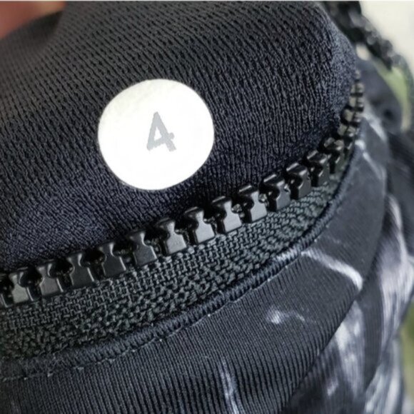 Lululemon Runday Crop *Full-On Luxtreme Leggings Arsenal Ambient Grey Black sz 4 - Picture 6 of 16